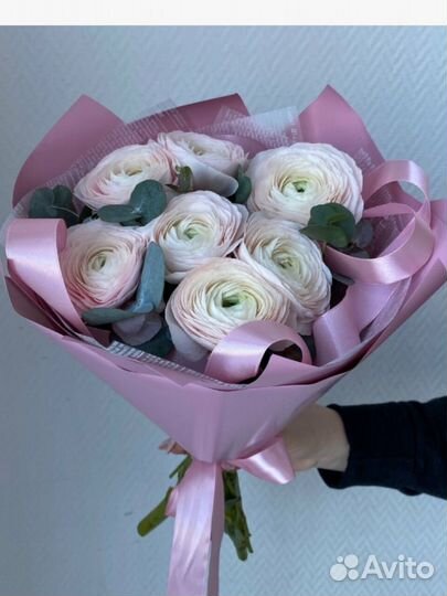 Доставка букетов ранункулюсы