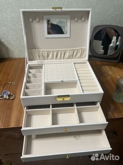 Шкатулка для украшений