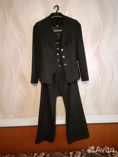 Костюм деловой 34 размер Kasider