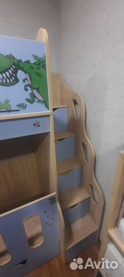 Детская двухярусная кровать