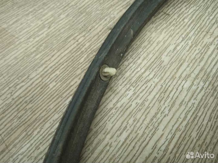 Уплотнитель двери передней правой Ford Fusion (200