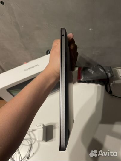 MacBook pro 13 2020 m1 8gb 256gb