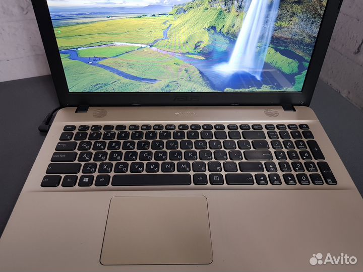 Ноутбук 15.6