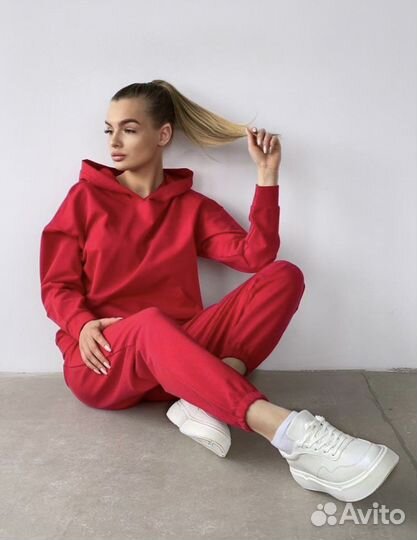 Спортивный костюм женский