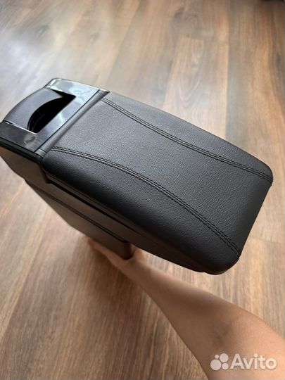 Ofopro Подлокотник для авто Renault Logan