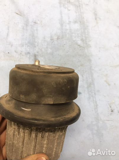 Подушка двигателя Lexus GS300