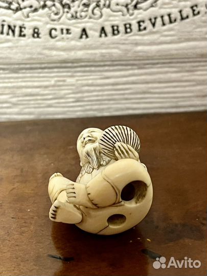 Нэцкэ из кости