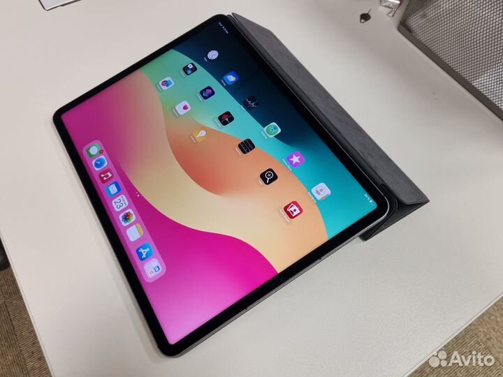 iPad Pro 12.9-inch (5th Generation) Wi-Fi+5G 256Gb