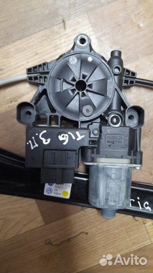 Стеклоподъемник с моторчиком задний правый