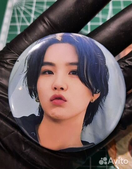 Значки на заказ с Юнги, Чонином