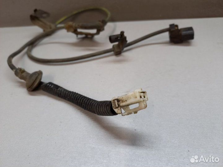 Датчик abs задний правый Toyota Camry V-50 2.5
