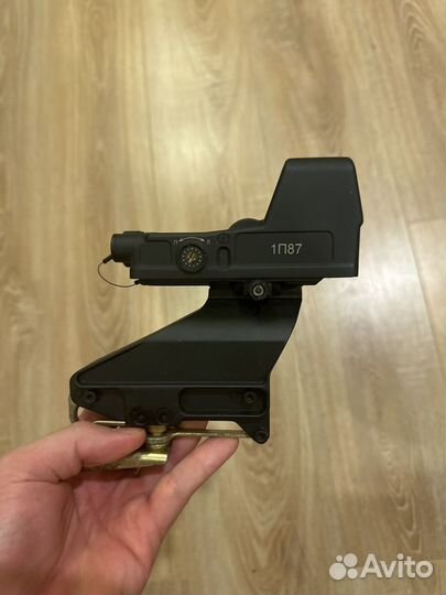 Армейский коллиматорный прицел 1п87