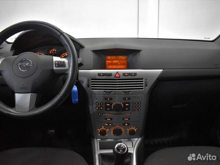 Opel Astra 1.6 МТ, 2014, 71 176 км