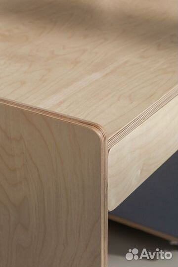 Письменный стол бесцветный лак