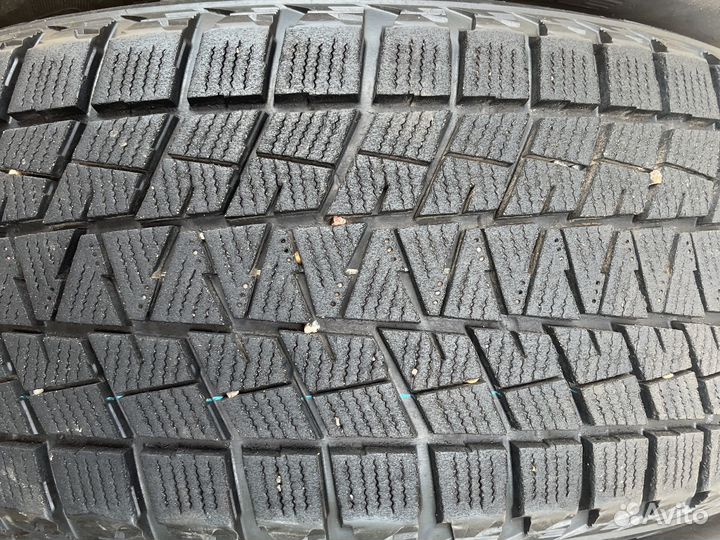 Bridgestone Blizzak DM-V1 225/55 R17 97R