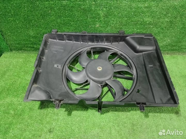 Вентилятор охлаждения радиатора Mercedes-Benz C200
