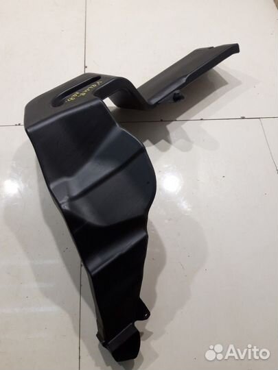 Воздуховод (передний, левый)