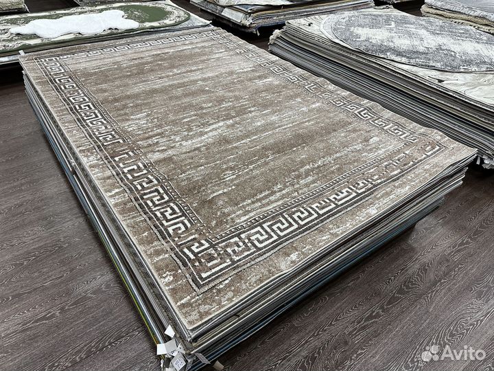 Ковер новый 200*300 коричневый