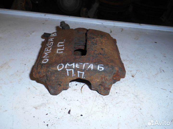 Суппорт передний правый Opel Omega B Опель Омега Б
