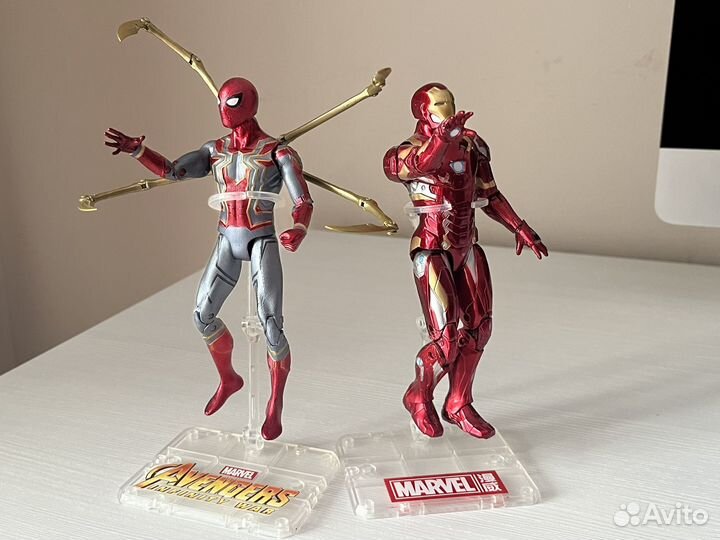 Avengers War of Infinity Iron Spider Figure