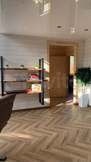 Коттедж 196 м² на участке 10 сот.