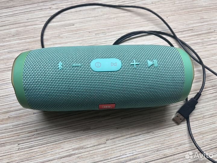 Колонка jbl charge 3