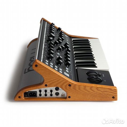 Moog Subsequent 25 Аналоговый ситезатор