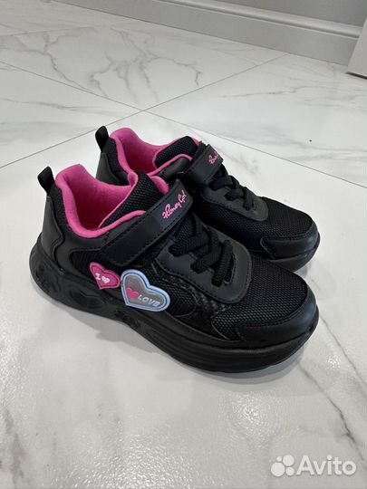 Кроссовки для девочки