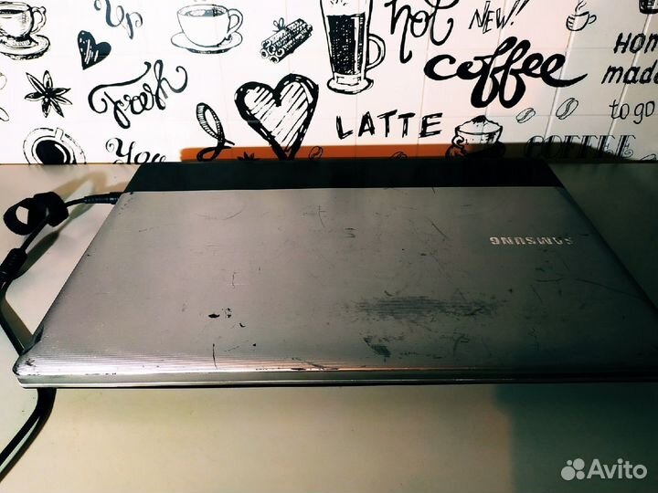 Samsung RV520 - i3 - 2 Gen \ 4 Озу \ 1 GB Видео