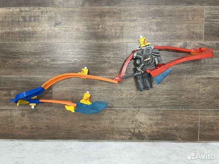 Продам или Обмен Хотвилс трек на Лего Техник