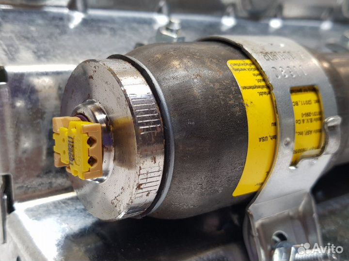 Подушка безопасности в торпедо Land Rover