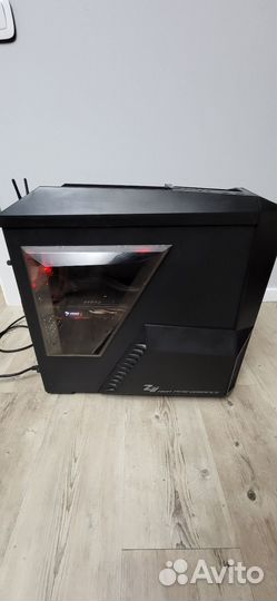 Компьютерный системный блок игровой