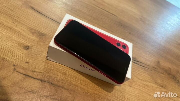 Телефон iPhone 11