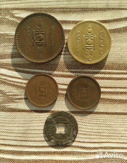 Старинные монгольские и китайские монеты, пуговицы