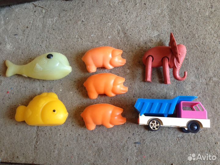 Швейная машинка и флажки детские