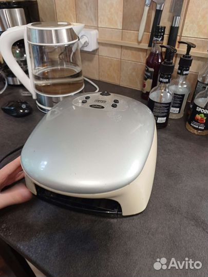 Уф-лампа для маникюра