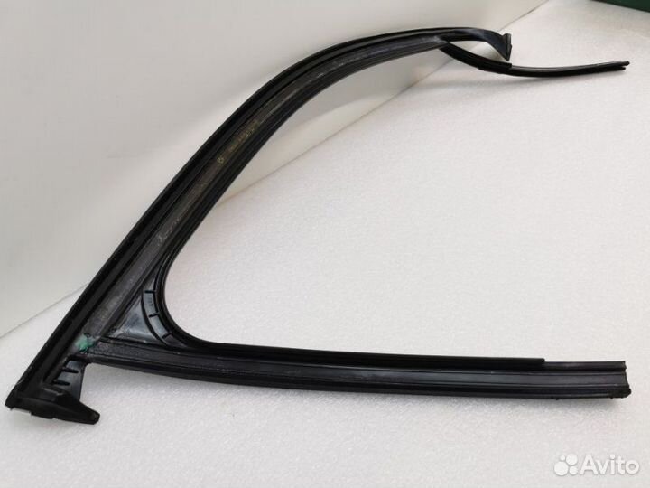 Молдинг двери Mercedes-Benz Glc X253 651.921 2015