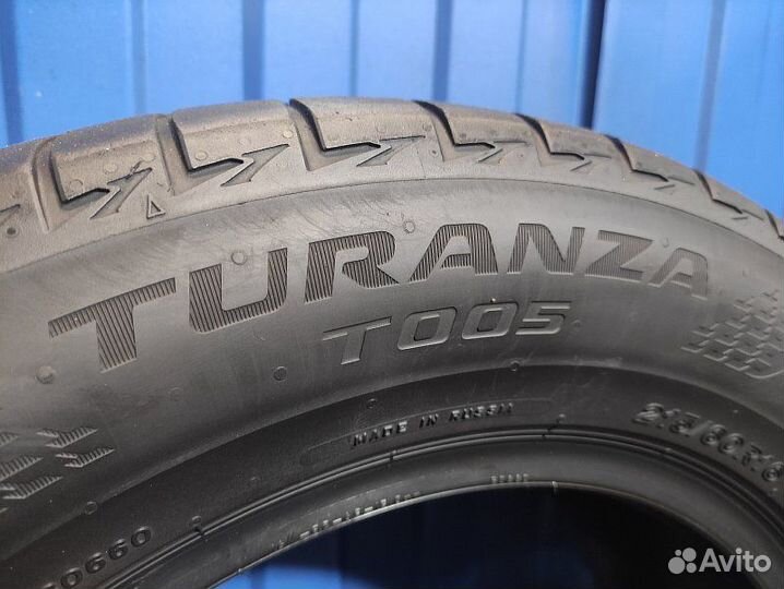 Bridgestone Turanza T005 215/60 R16