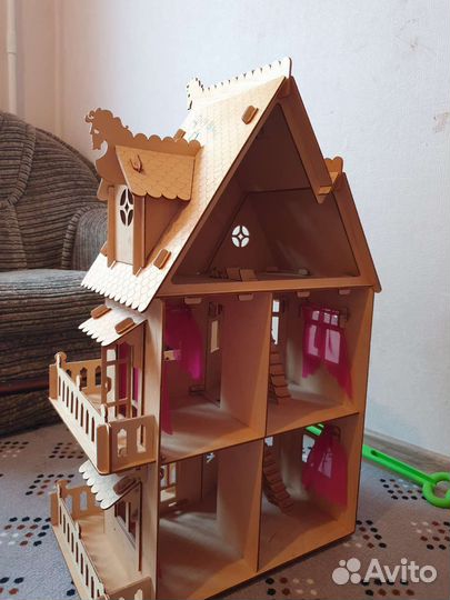 Домик кукольный