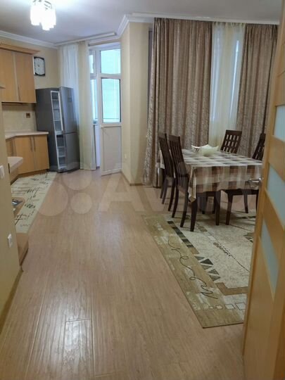 3-к. квартира, 85 м², 8/10 эт.