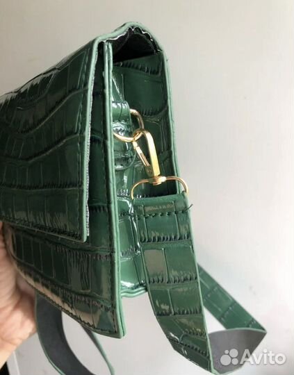 Сумка на плечо маленькая зеленая