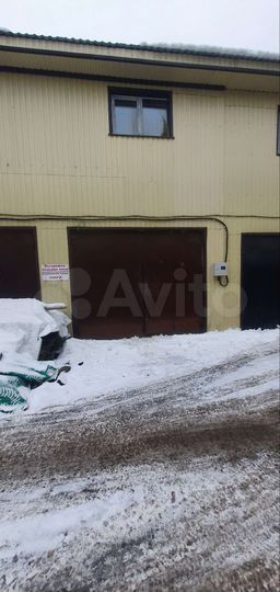 Гараж, > 30 м²