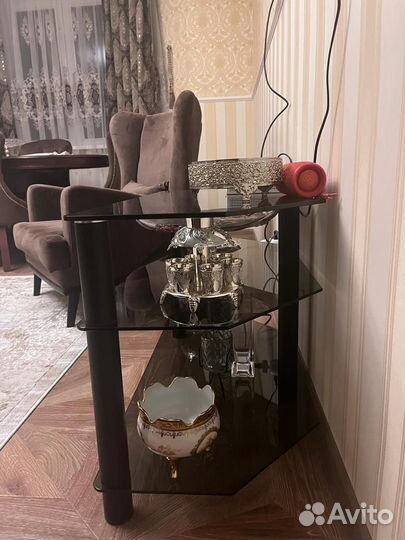 Стеклянная тумба под тв