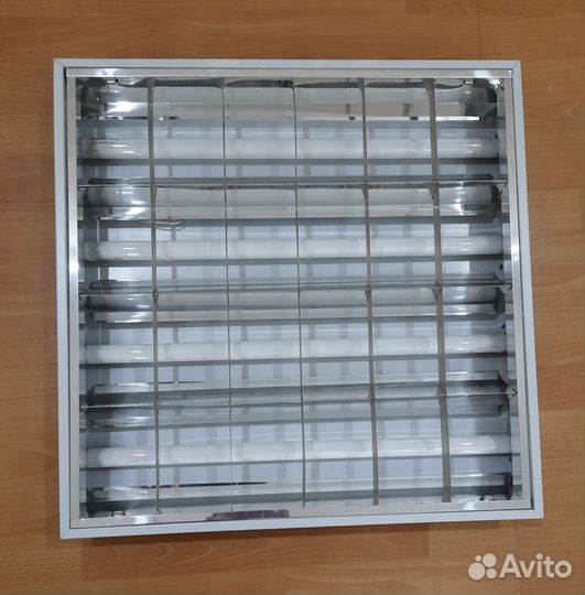 Светильник люминесцентный встраиваемый 4х18 Вт