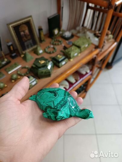 Фигурка из малахита