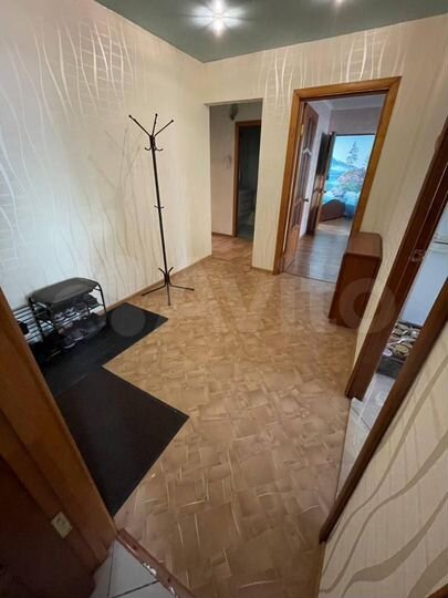 4-к. квартира, 85 м², 1/10 эт.