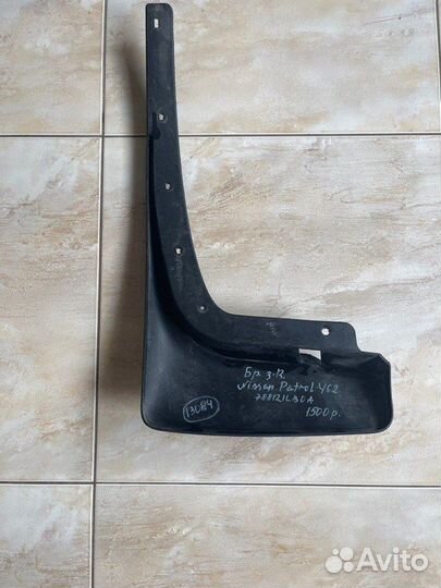 Брызговик задний правый Nissan Patrol Y 62 С 2010