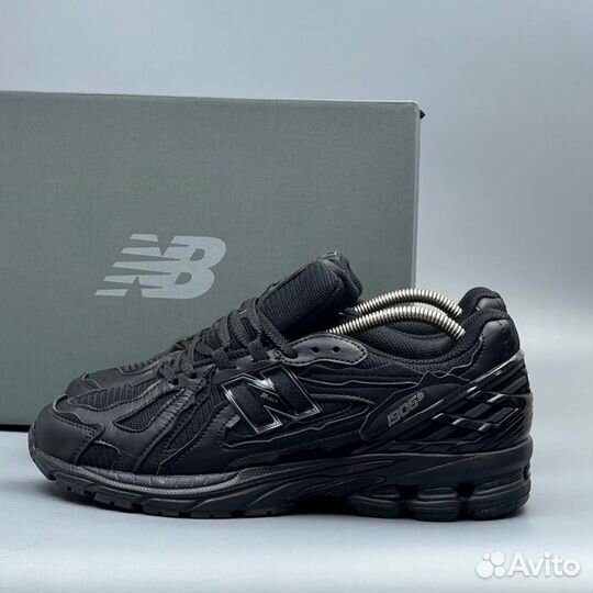 Черные New Balance 1906