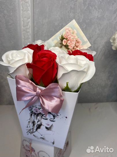 Мыльные розы в коробке