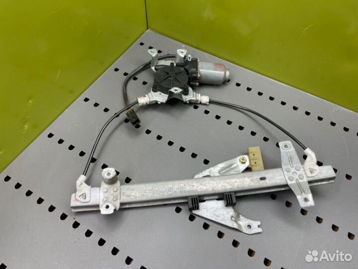 Стеклоподъемник передний правый Nissan Primera P11